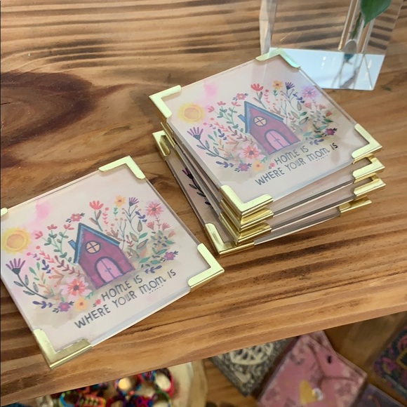 NATURAL LIFE Other - Mom Magnet